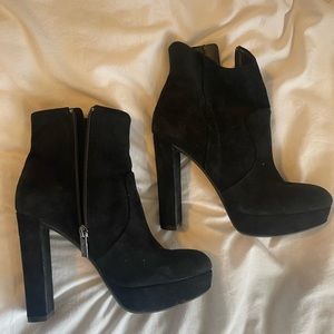 Gianni Bini black booties